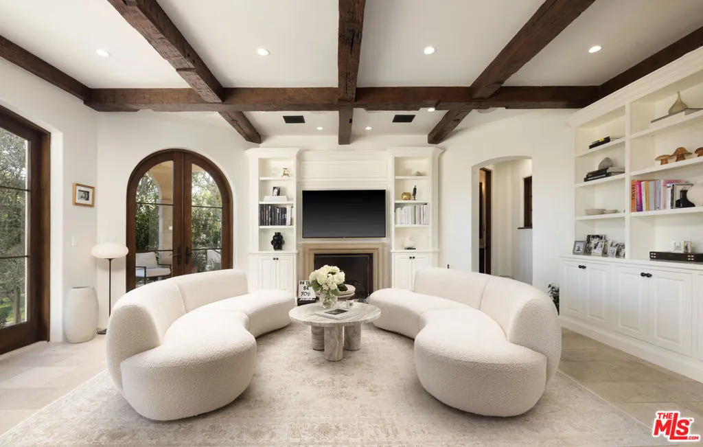 Santa Barbara, California 93108, United States, 4 Bedrooms Bedrooms, ,6 BathroomsBathrooms,Residential,Active,102182