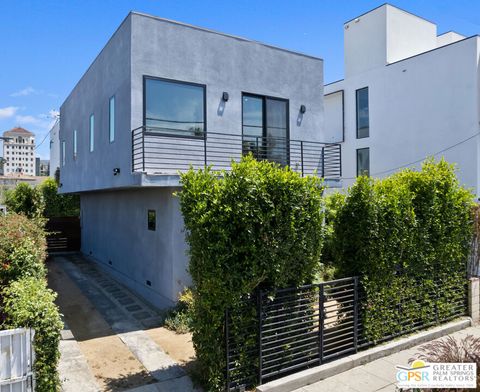 Single Family Residence in Los Angeles CA 6543 De Longpre Avenue 33.jpg