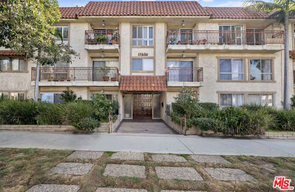 Los Angeles, California 90049, United States, 1 Bedroom Bedrooms, ,2 BathroomsBathrooms,Residential,Pending,14522