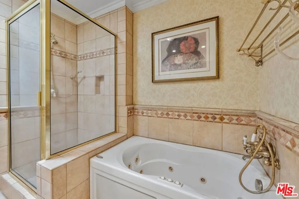 Los Angeles, California 90049, United States, 1 Bedroom Bedrooms, ,2 BathroomsBathrooms,Residential,Pending,14522