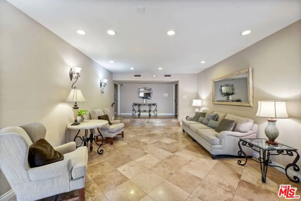 Los Angeles, California 90049, United States, 1 Bedroom Bedrooms, ,2 BathroomsBathrooms,Residential,Pending,14522