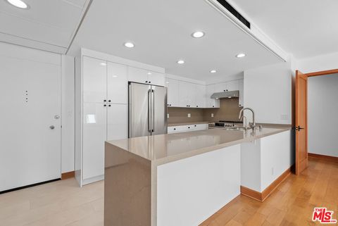 2160 Century Park East 308N Los Angeles CA 90067