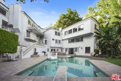 A home in Studio City