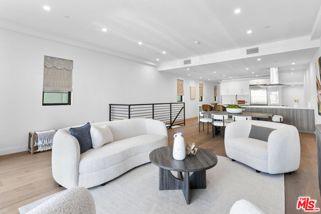 Properties 1 417 N Norton Avenue