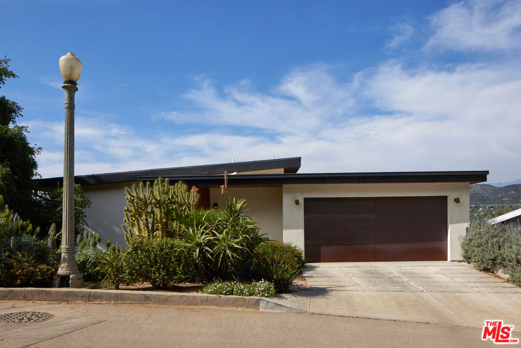 Properties 1 1571 Wildwood Drive