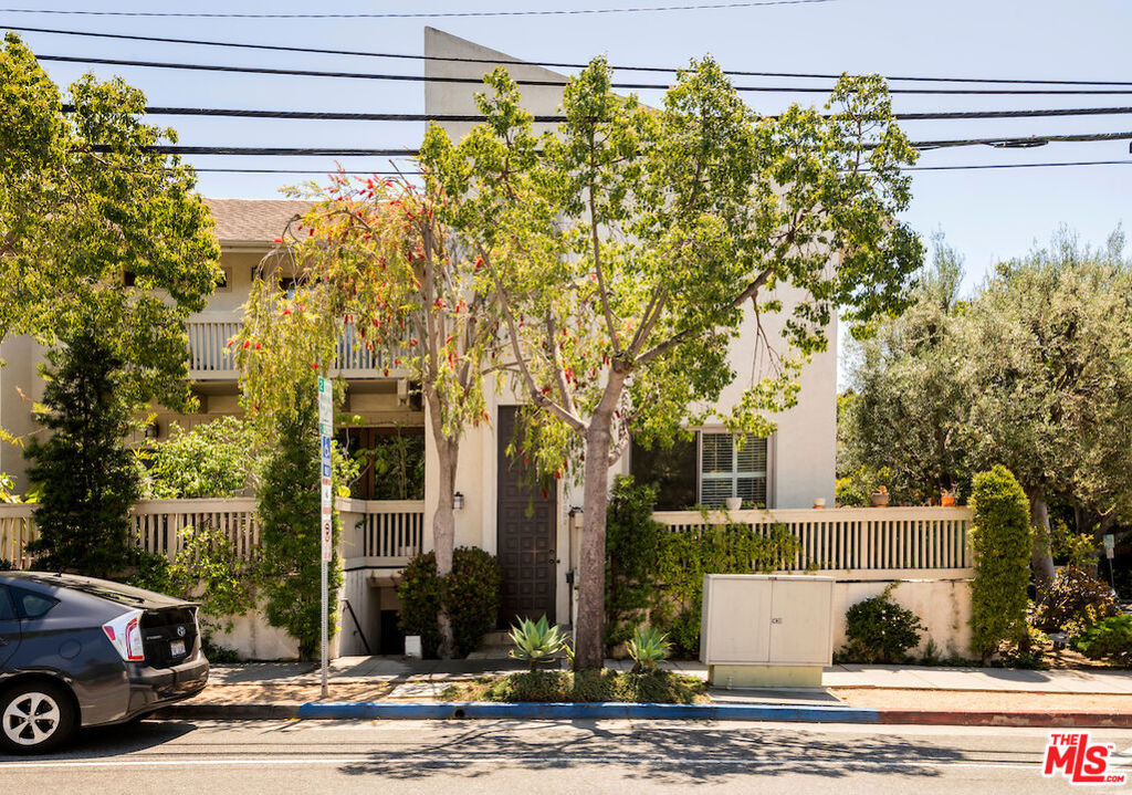 2002 California Avenue 1