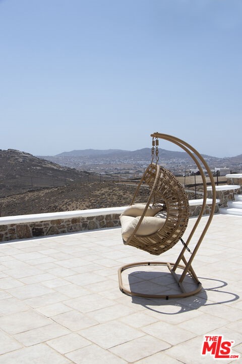 0 E MYKONOS, GREECE