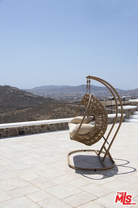 0 E MYKONOS, GREECE