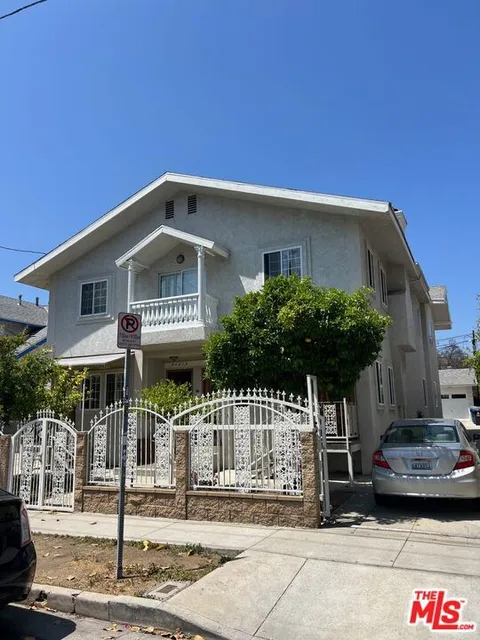 MLS: 25535389
