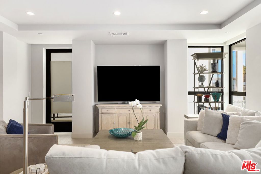 Properties 3 17322 Tramonto Drive 306