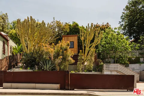 MLS: 25529681