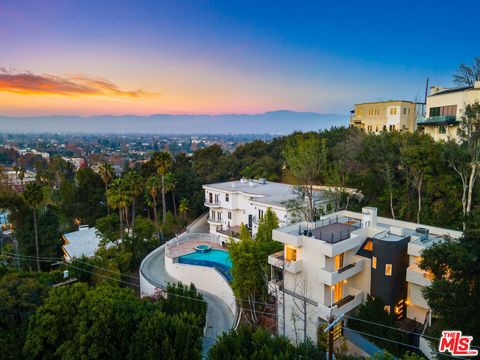 A home in Studio City