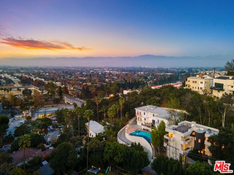 A home in Studio City