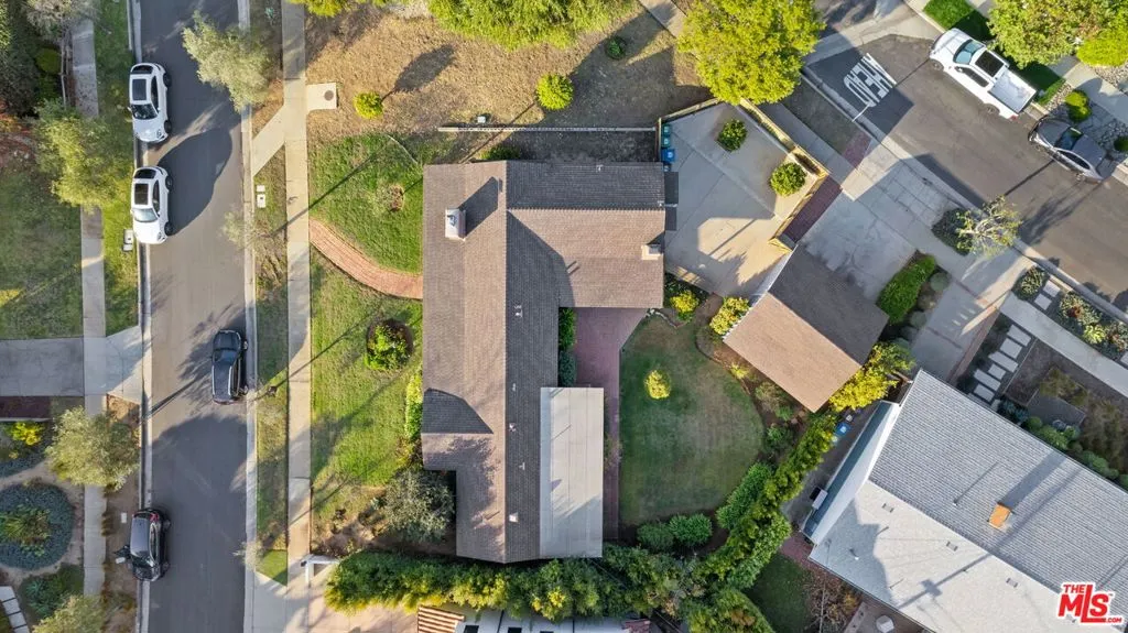 Pacific Palisades, California 90272, United States, 3 Bedrooms Bedrooms, ,2 BathroomsBathrooms,Residential,Active,28061