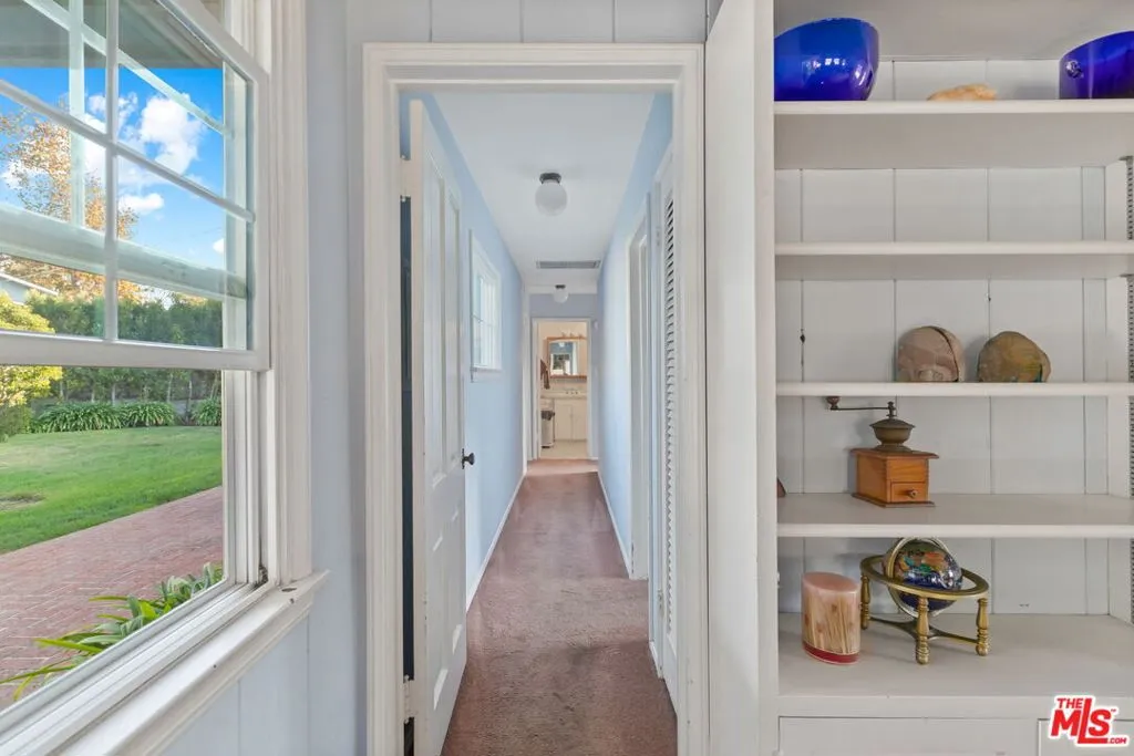 Pacific Palisades, California 90272, United States, 3 Bedrooms Bedrooms, ,2 BathroomsBathrooms,Residential,Active,28061