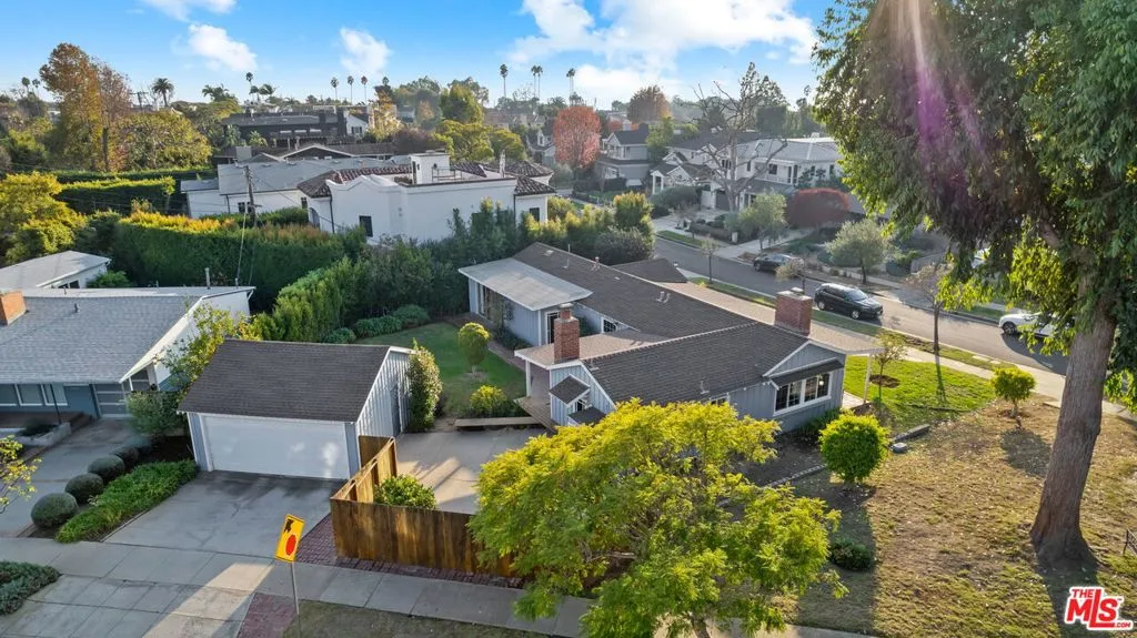 Pacific Palisades, California 90272, United States, 3 Bedrooms Bedrooms, ,2 BathroomsBathrooms,Residential,Active,28061