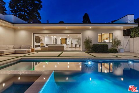 A home in Studio City