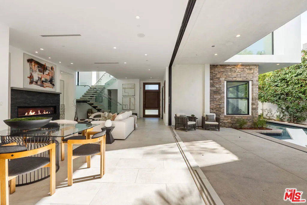 Los Angeles, California 90046, United States, 4 Bedrooms Bedrooms, ,5 BathroomsBathrooms,Residential,Active,15422