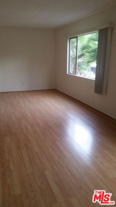 827 Bay Street 2