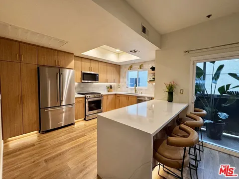 MLS: 25526537