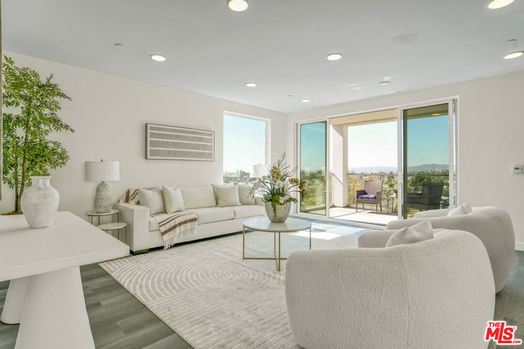 Properties 3 1549 Lucretia Avenue