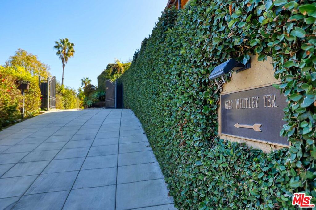Properties 1 6749 Whitley Terrace