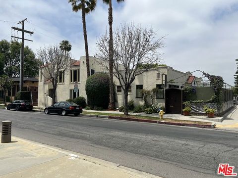  in Los Angeles CA 911 Seward Street.jpg
