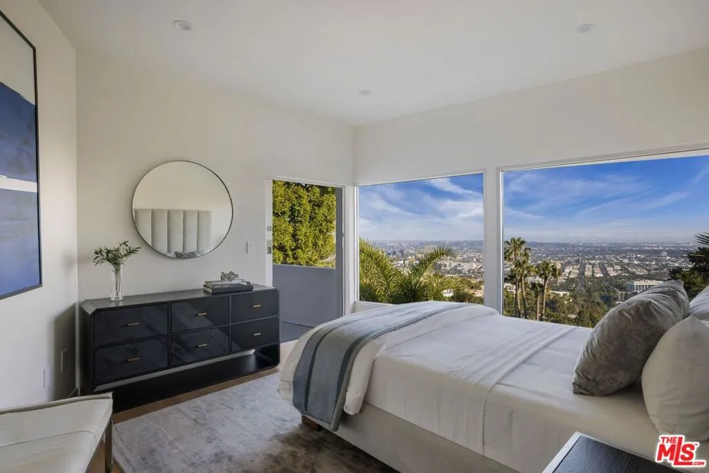 Los Angeles, California 90069, United States, 4 Bedrooms Bedrooms, ,5 BathroomsBathrooms,Residential,Active,82085