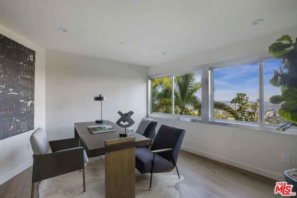 Los Angeles, California 90069, United States, 4 Bedrooms Bedrooms, ,5 BathroomsBathrooms,Residential,Active,82085