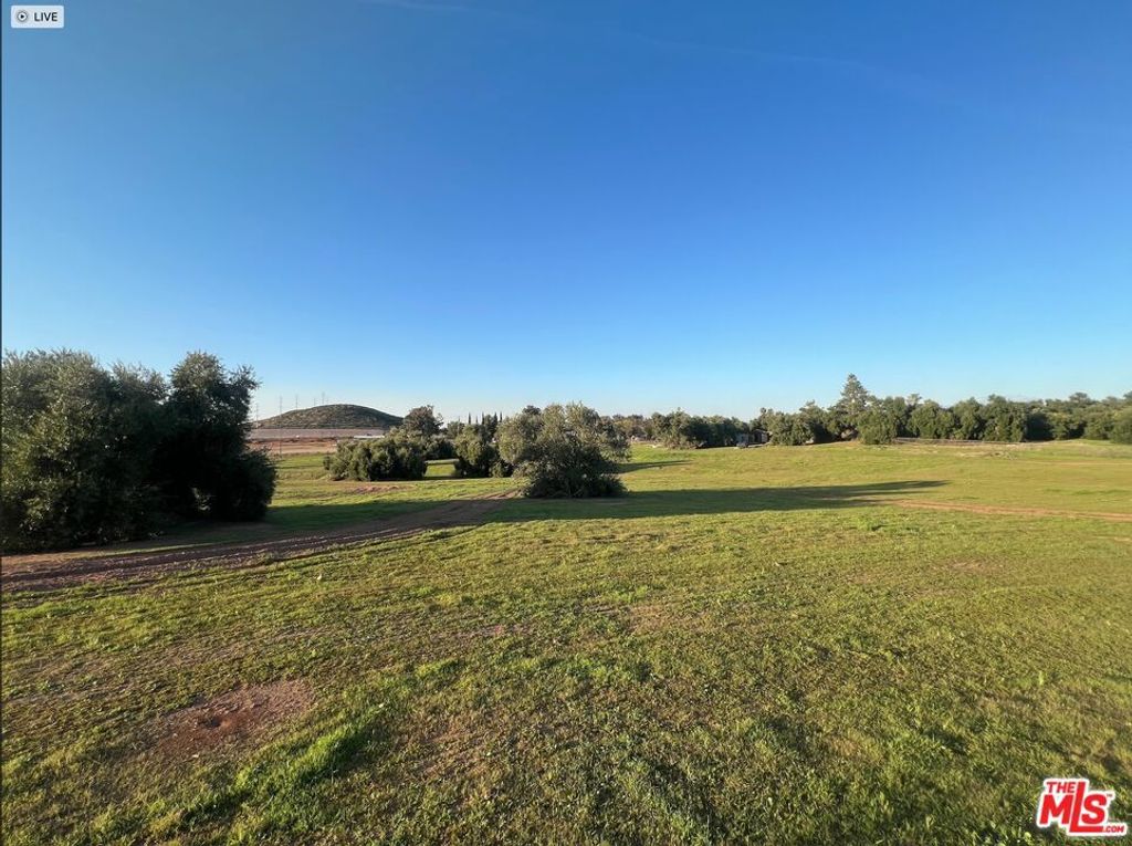 listing image 0