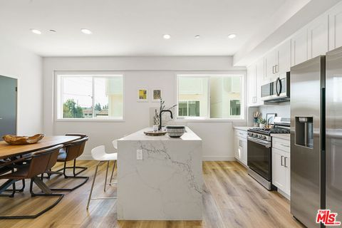 14664 W Sara Lane Panorama City CA 91402