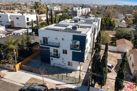 MLS: 25509913
