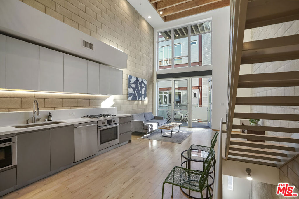 Properties 1 3450 Cahuenga Boulevard 402