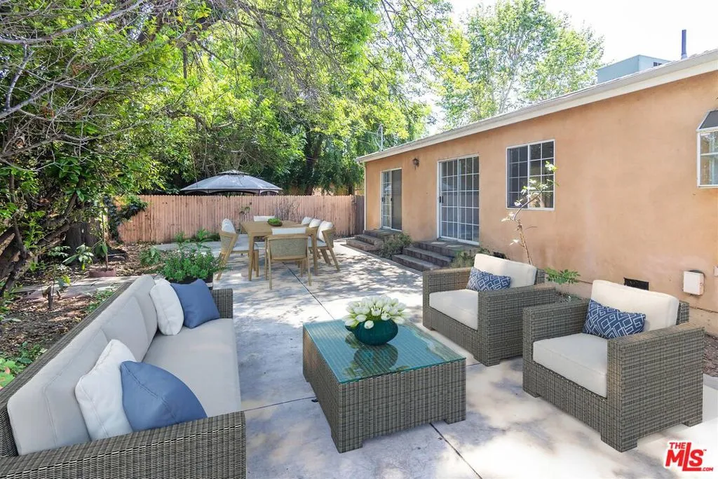 Reseda, California 91335, United States, 3 Bedrooms Bedrooms, ,3 BathroomsBathrooms,Residential,Active,106919