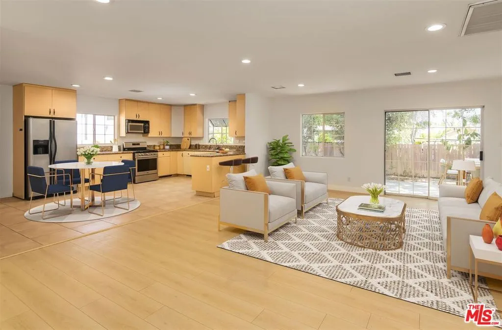 Reseda, California 91335, United States, 3 Bedrooms Bedrooms, ,3 BathroomsBathrooms,Residential,Active,106919