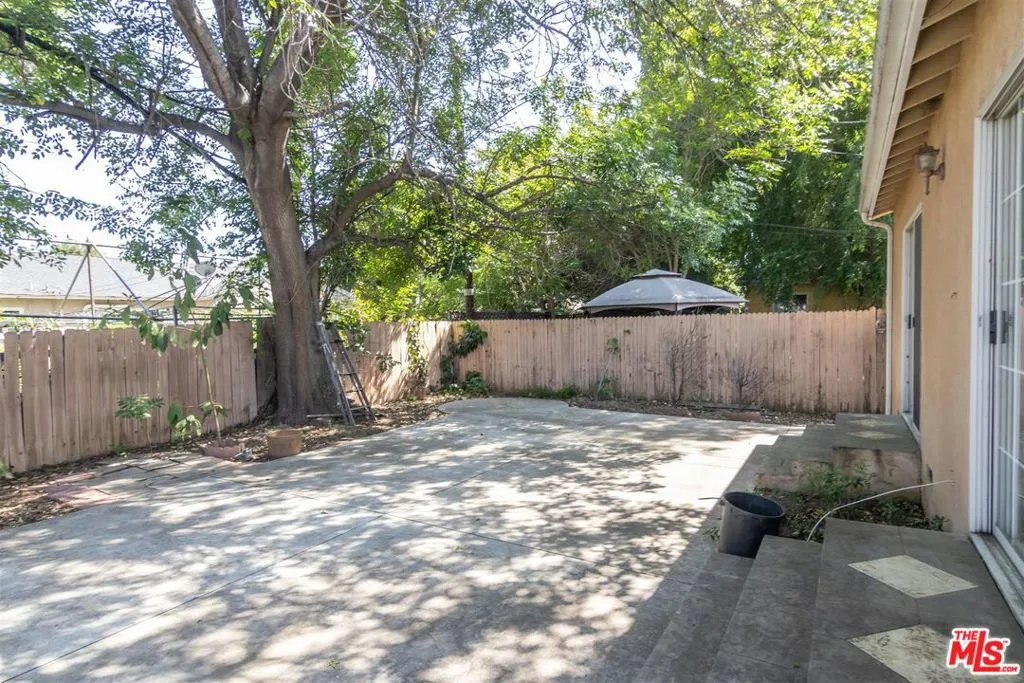 Reseda, California 91335, United States, 3 Bedrooms Bedrooms, ,3 BathroomsBathrooms,Residential,Active,106919