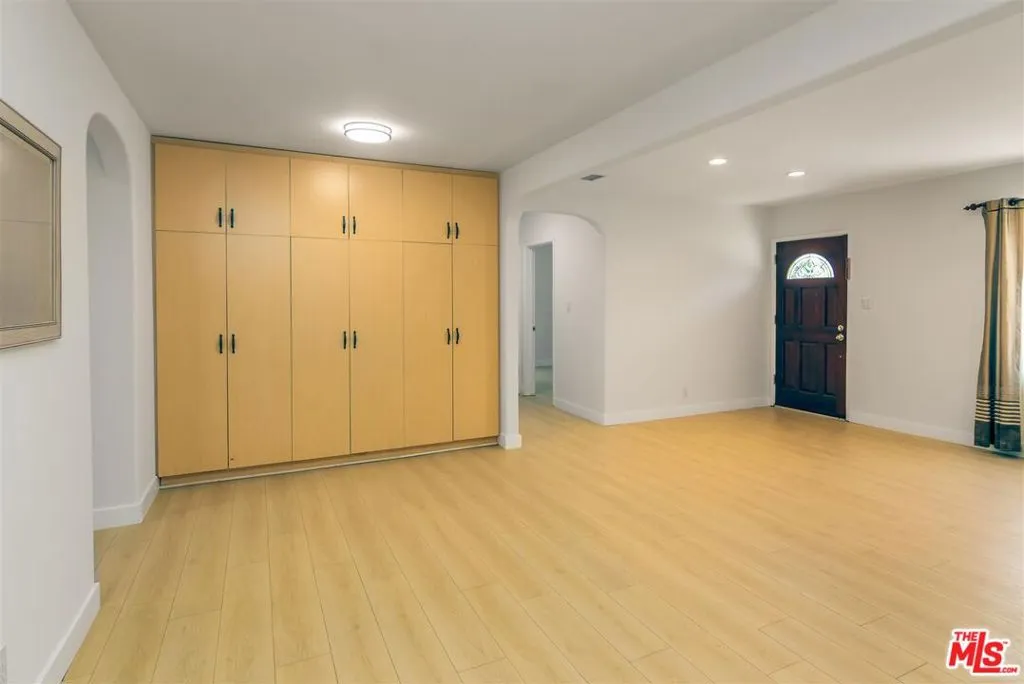 Reseda, California 91335, United States, 3 Bedrooms Bedrooms, ,3 BathroomsBathrooms,Residential,Active,106919