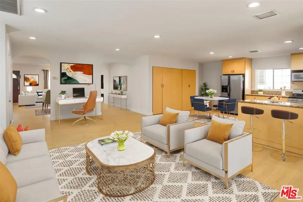 Reseda, California 91335, United States, 3 Bedrooms Bedrooms, ,3 BathroomsBathrooms,Residential,Active,106919