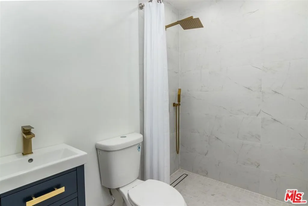 Reseda, California 91335, United States, 3 Bedrooms Bedrooms, ,3 BathroomsBathrooms,Residential,Active,106919