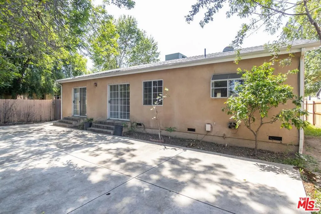 Reseda, California 91335, United States, 3 Bedrooms Bedrooms, ,3 BathroomsBathrooms,Residential,Active,106919