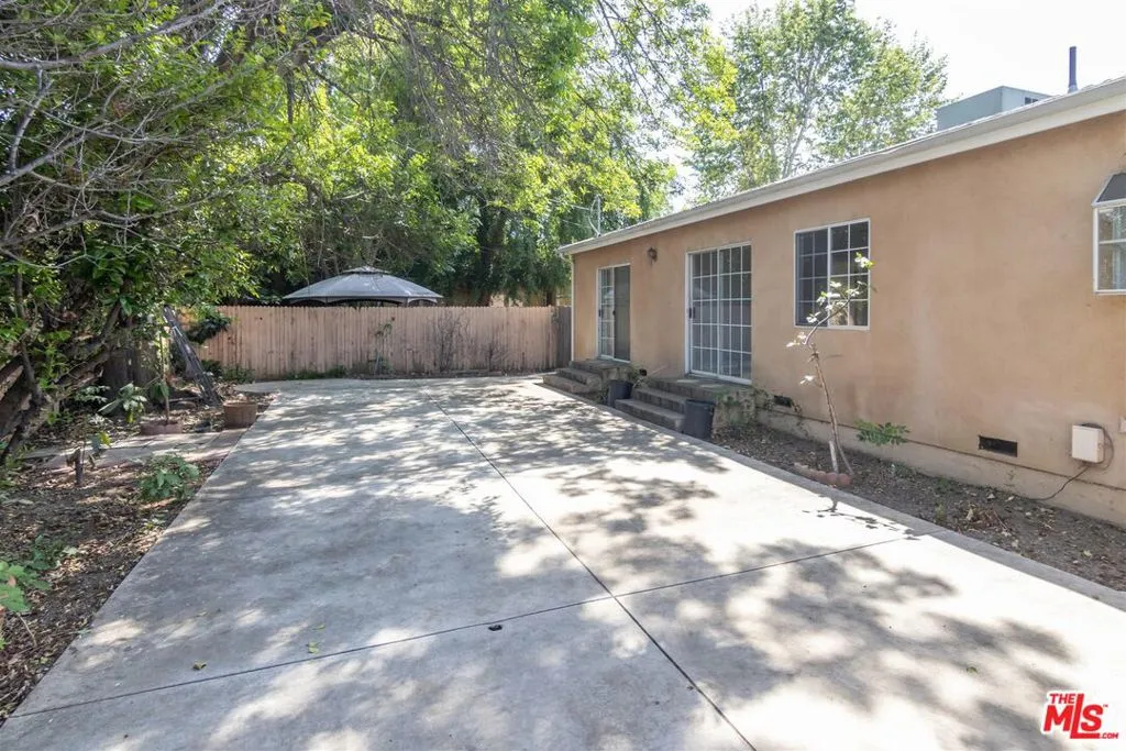 Reseda, California 91335, United States, 3 Bedrooms Bedrooms, ,3 BathroomsBathrooms,Residential,Active,106919