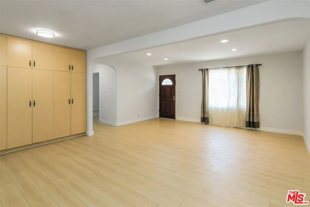 Reseda, California 91335, United States, 3 Bedrooms Bedrooms, ,3 BathroomsBathrooms,Residential,Active,106919