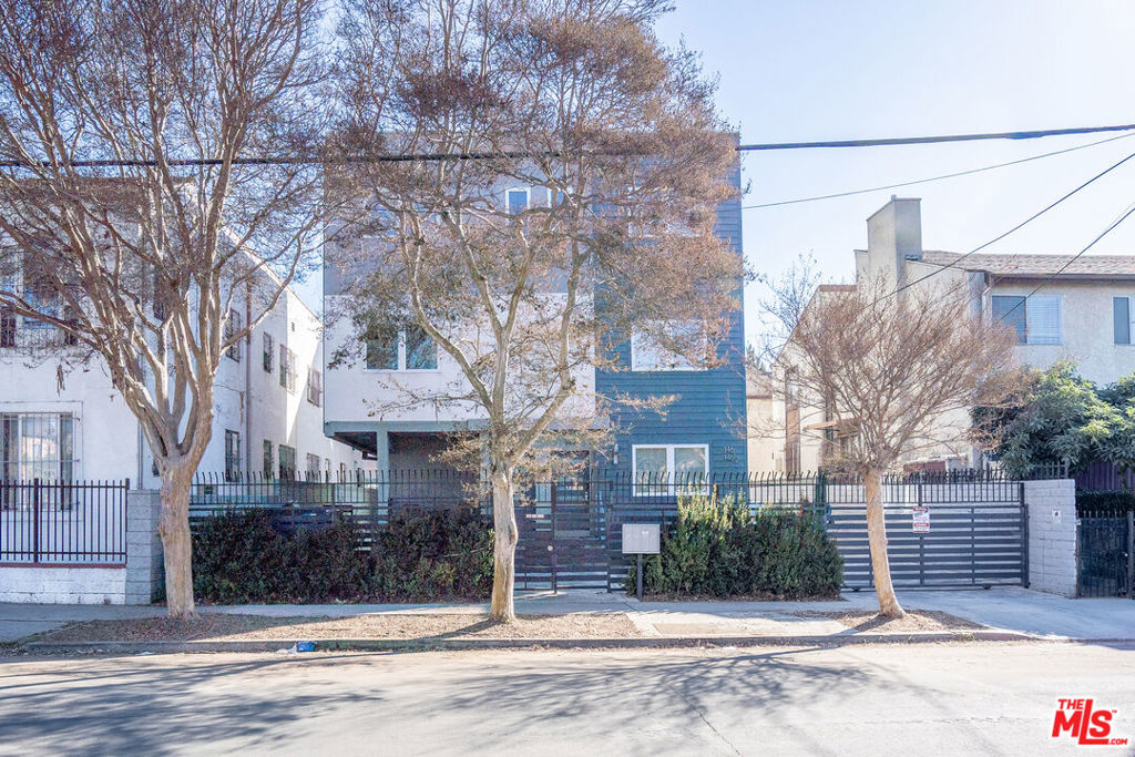 Properties 1 146 Rosemont Avenue