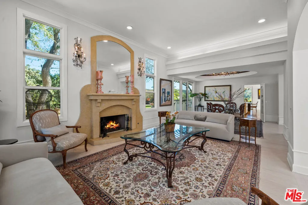 Calabasas, California 91302, United States, 5 Bedrooms Bedrooms, ,5 BathroomsBathrooms,Residential,Active,21990