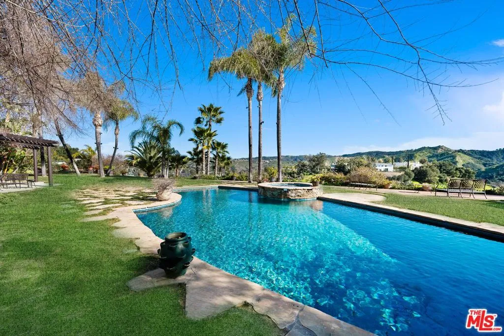 Calabasas, California 91302, United States, 5 Bedrooms Bedrooms, ,5 BathroomsBathrooms,Residential,Active,21990