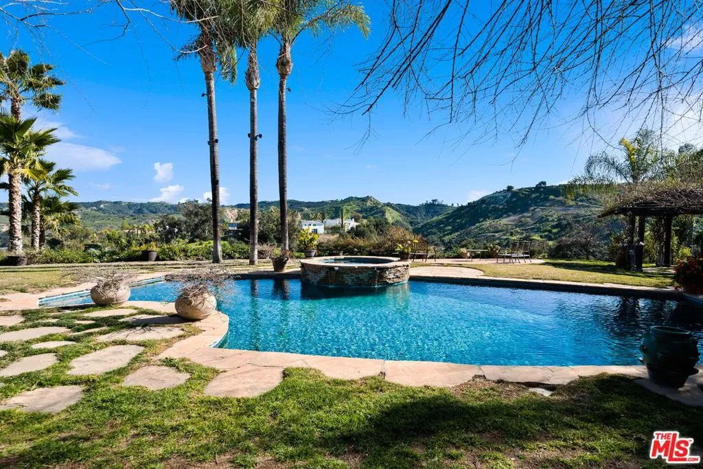 Calabasas, California 91302, United States, 5 Bedrooms Bedrooms, ,5 BathroomsBathrooms,Residential,Active,21990