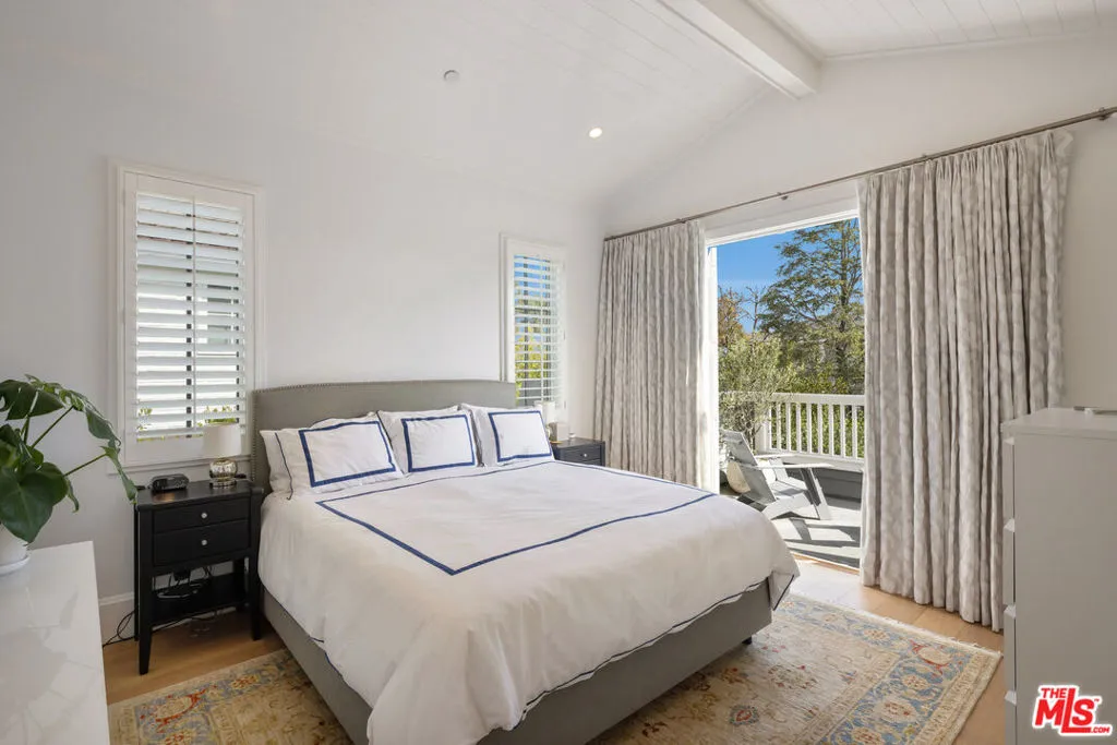 Santa Monica, California 90402, United States, 5 Bedrooms Bedrooms, ,6 BathroomsBathrooms,Residential,Active,102294