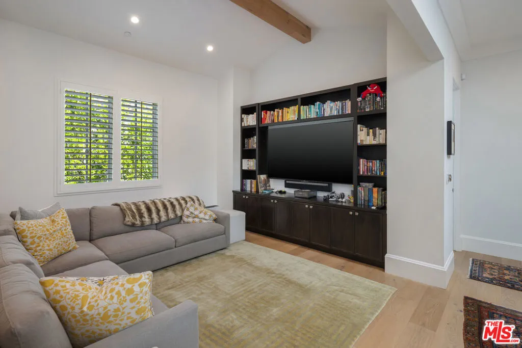 Santa Monica, California 90402, United States, 5 Bedrooms Bedrooms, ,6 BathroomsBathrooms,Residential,Active,102294