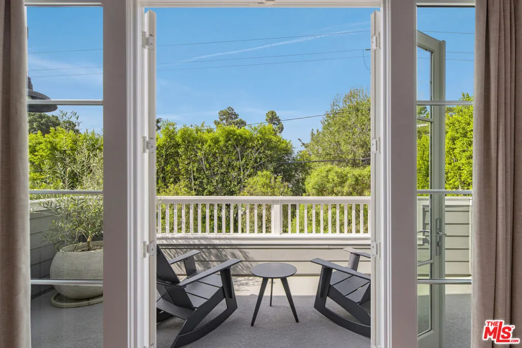 Santa Monica, California 90402, United States, 5 Bedrooms Bedrooms, ,6 BathroomsBathrooms,Residential,Active,102294