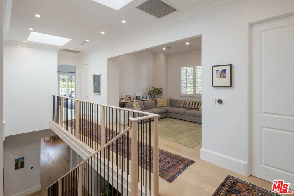 Santa Monica, California 90402, United States, 5 Bedrooms Bedrooms, ,6 BathroomsBathrooms,Residential,Active,102294